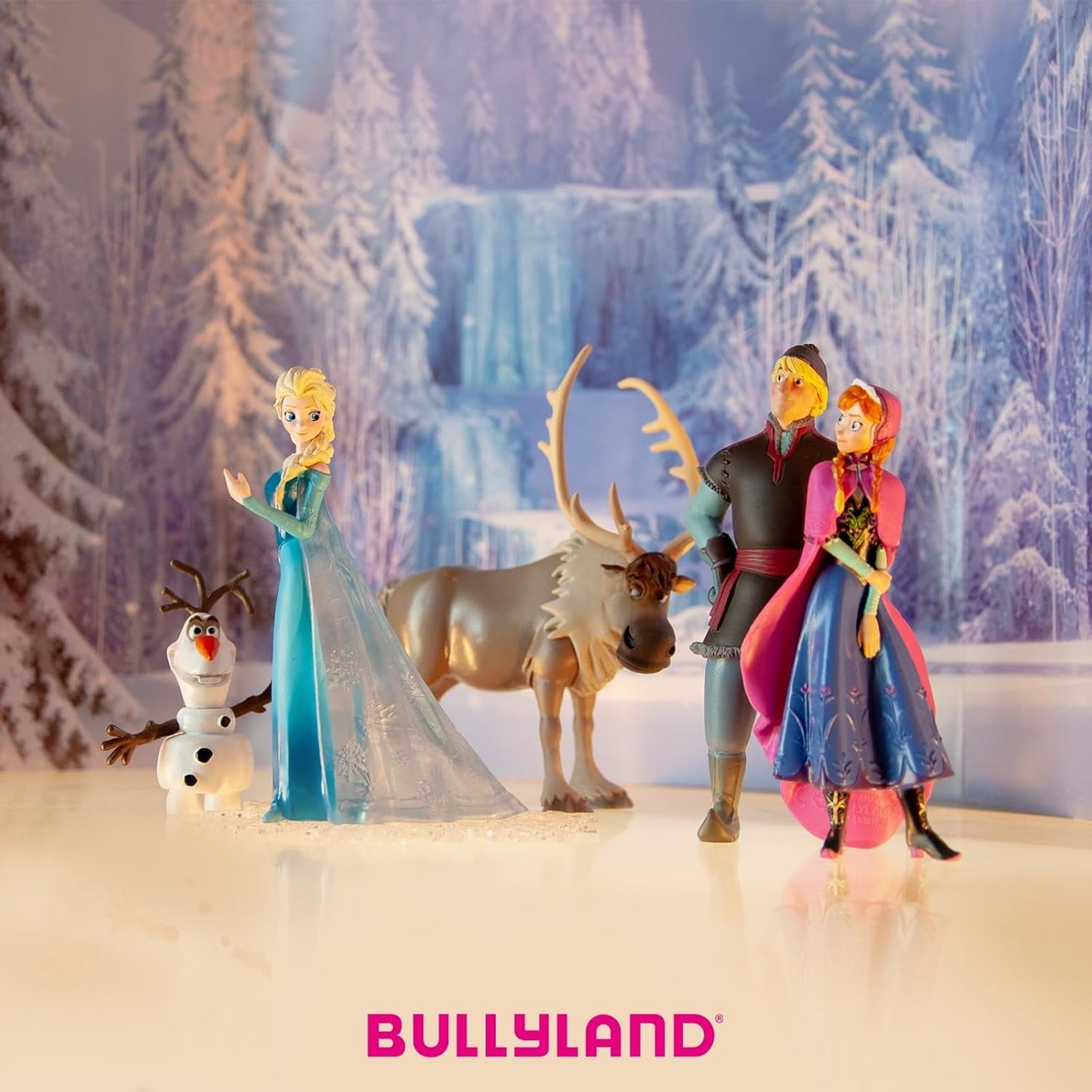 Bullyland 12961 - Elsa aus Arendelle Figur aus Walt Disney Frozen, ca. 10,1 cm, sehr detailliert, ideal als kleines Geschenk für Kinder ab 3 Jahren