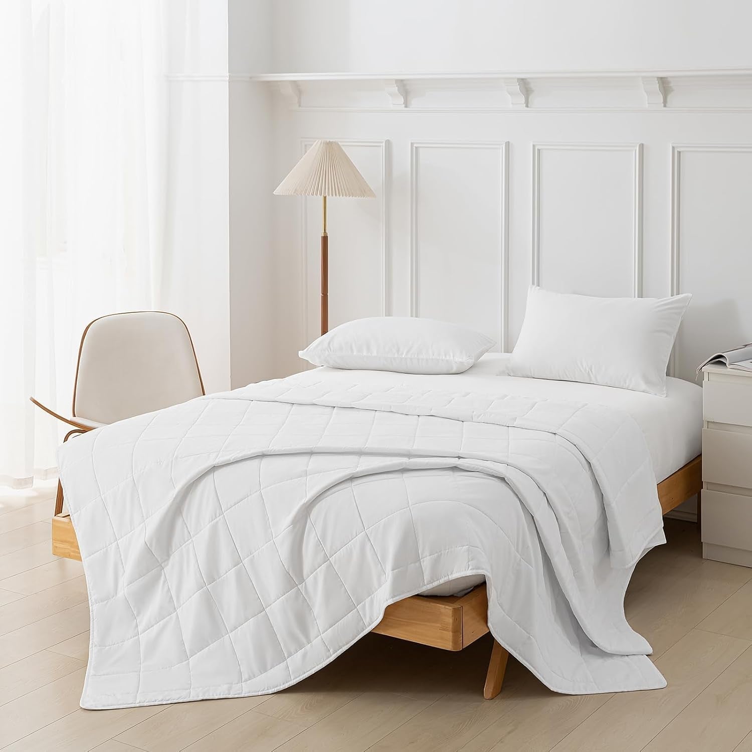 Sommerdecke 155 x 220, leichte Sommerdecke, 90 g/m², Steppdecke 155 x 220 cm, dünne Steppdecke, ohne Bezug verwendbar, kühlende Steppdecke, weich, gemütlich, weiß, Steppdecken und Steppdecken von Naty Shop