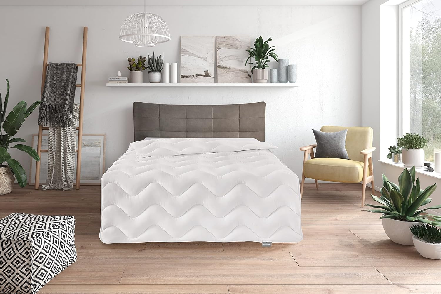 Traumnacht leichte Sommerbettdecke 155X220 cm, antiallergische Bettdecke, speziell für den Sommer, mit angenehm weichem Mikrofaserbezug, Öko-Tex-zertifiziert, hergestellt nach dem deutschen Qualitätsstandard Bettdecken und Steppdecken Naty Shop