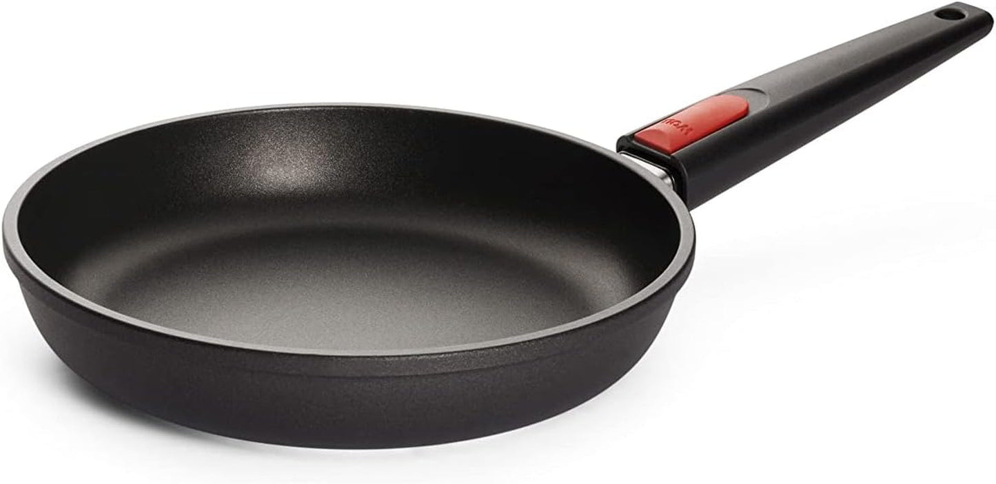 Woll Nowo Titan-Flachpfanne – Induktion, 5 cm Höhe, abnehmbarer Griff – für alle Herdarten, Aluminiumguss, Antihaftbeschichtung. Töpfe und Pfannen Naty Shop 24 cm