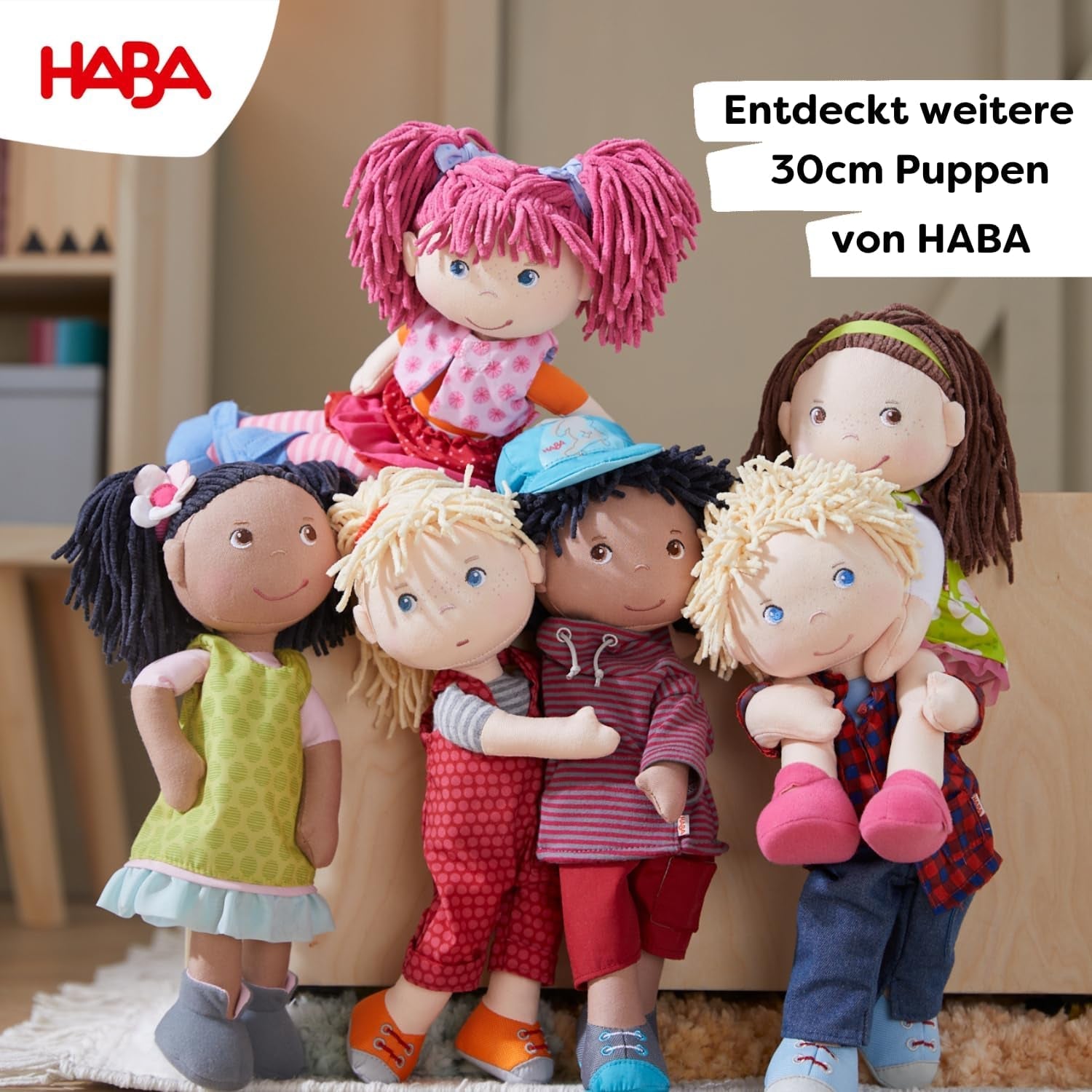 HABA Lily Lou Puppe – Weiche Stoffpuppe ab 18 Monaten – 30 cm mit Kleidung und Haaren – Idealer Spielgefährte für kleine Kinder – 1302842001