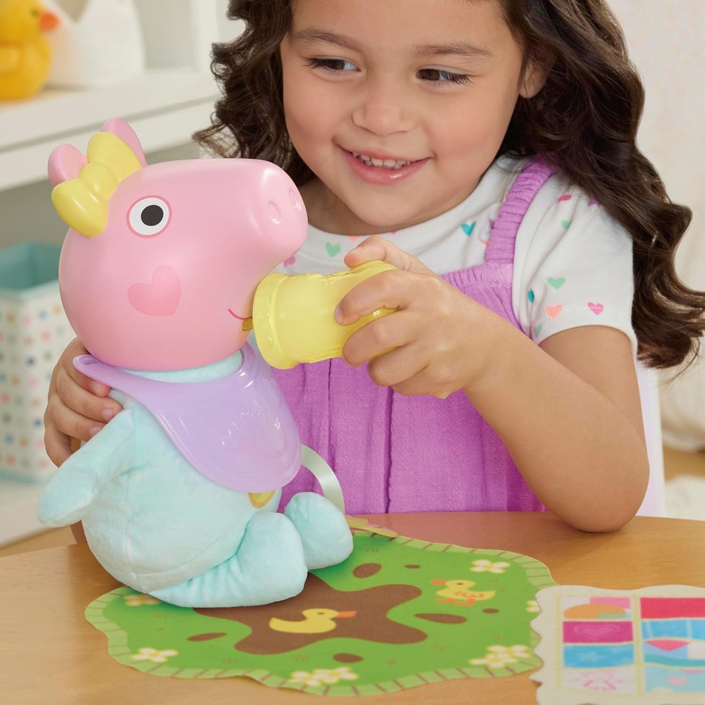 Peppa Pig 28 cm Evie Interaktive Puppe mit 20 Geräuschen und vielen Funktionen, Spielzeugset für Kinder ab 3 Jahren