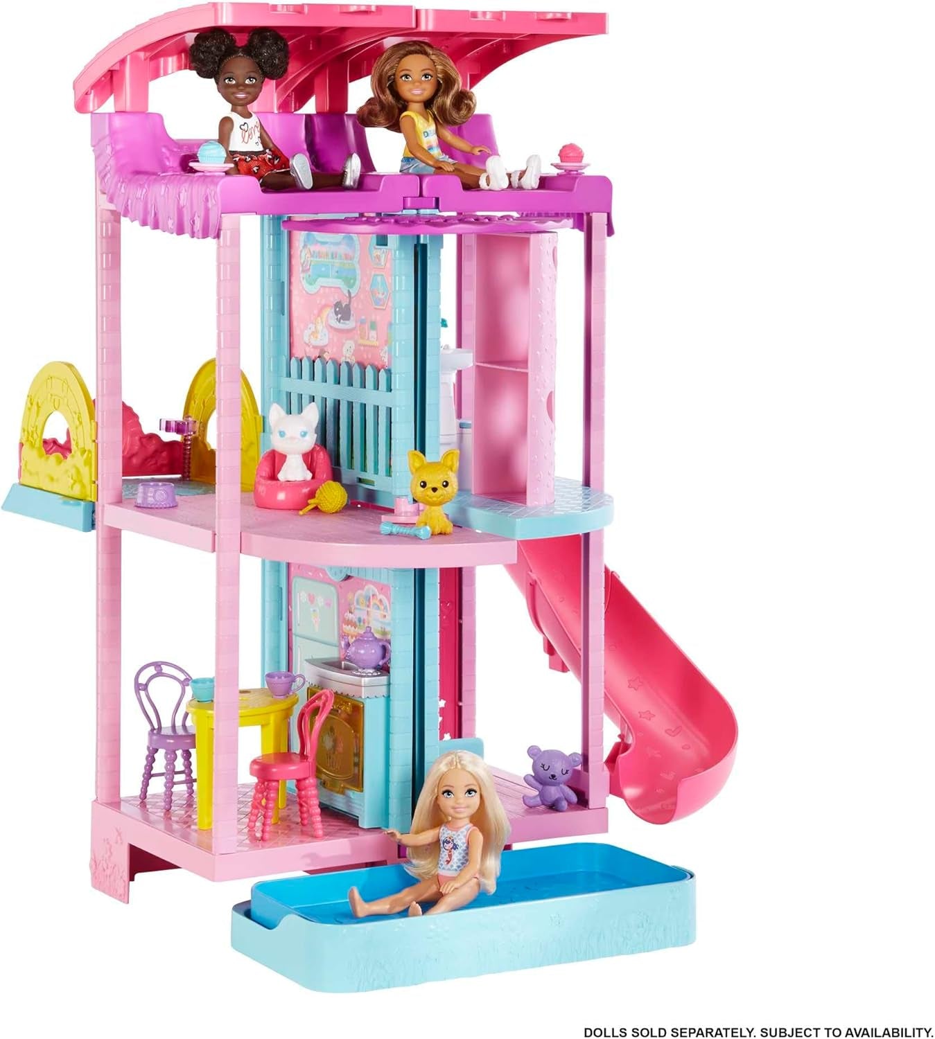 Barbie Chelsea Spielhaus – 3 verwandelnde Etagen, geheime Spielbereiche, Aufzug, Pool, Rutsche, 2 Haustiere und mehr als 20 Zubehörteile, ab 3 Jahren, HHX44