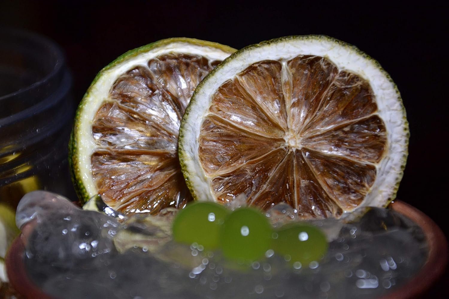 90g Getrocknete Limette für Cocktails. Zuckerfreie Trockenfrüchte für Cocktails, Dekorationen, Glühwein, Weihnachten, Getränke, Tee 100 % natürliche getrocknete Limettenscheiben, dehydrierte Produkte Naty Shop
