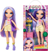 Rainbow High My Fashion Style Puppe – Lila – 28 cm Lila Modepuppe mit attraktivem Outfit und stylischer Tasche, zum Spielen, Posieren, Sammeln, für Kinder von 4–12 Jahren