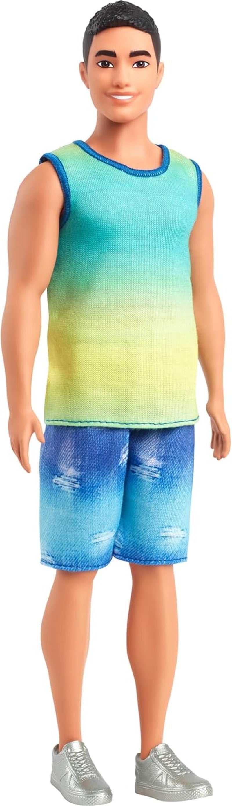 Ken Barbie Fashionistas Puppe Nr. 236 mit schwarzem Haar, blaugrünem Ombré-Tanktop, Jeansshorts und silbernen Turnschuhen, HYV00