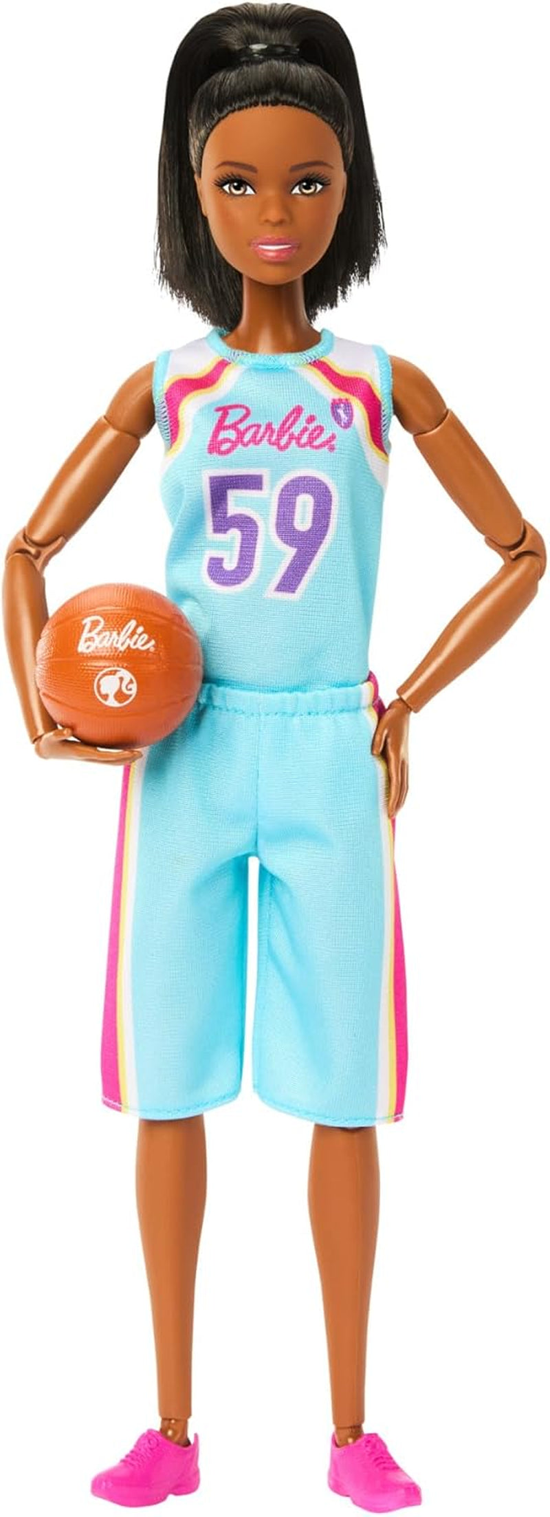 Barbie Made to Move-Puppe und Zubehör, brünette Basketballspielerin mit abnehmbarem Sportkleid und Ball, 22 bewegliche Gelenke, HKT74