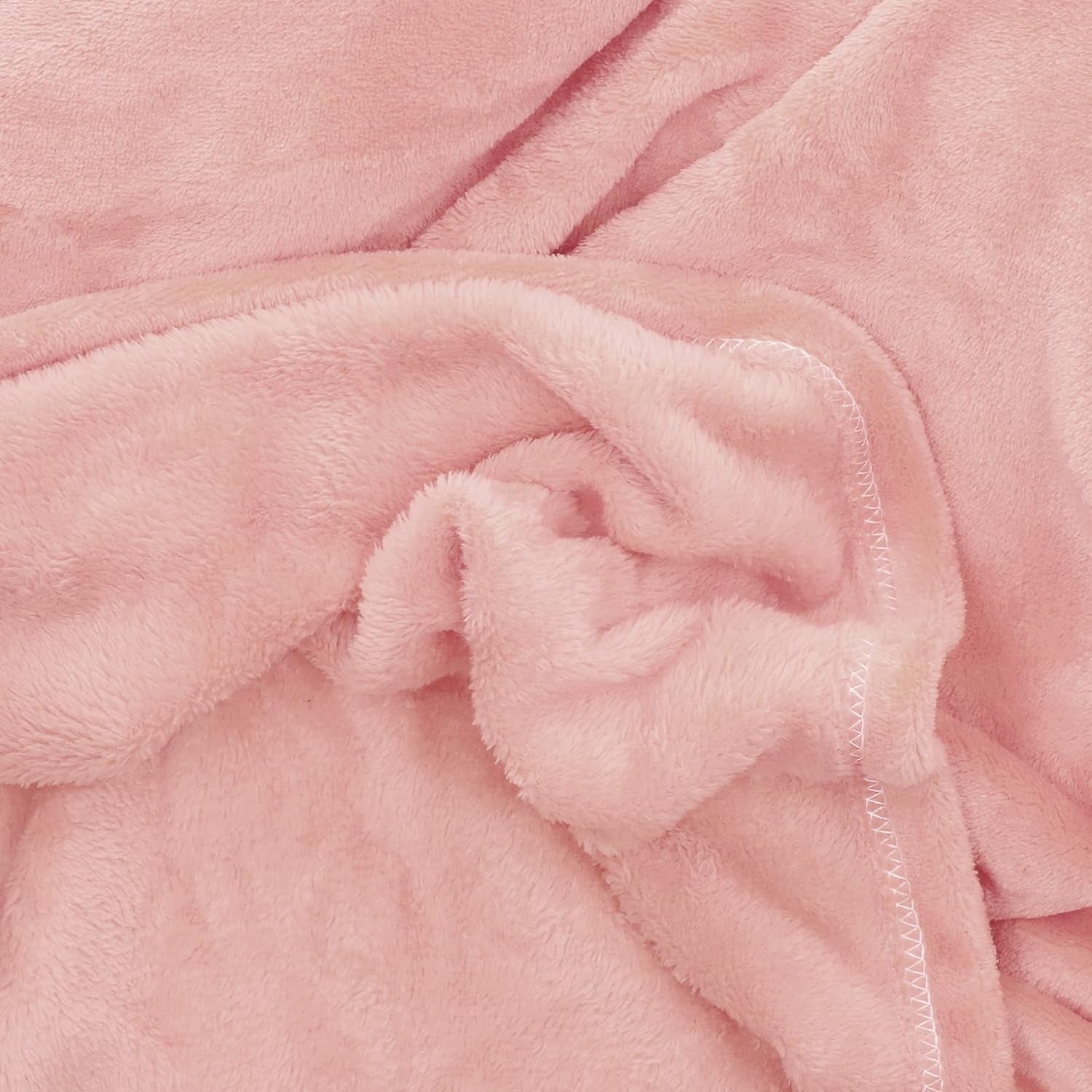 HOMLA Flauschige und warme rote Fleecedecke – für Sofa und Bett Bequeme Decke Sofadecke Wohnzimmerdecke – pflegeleicht 150 x 200 cm Rosa Betten und Decken Besuchen Sie den HOMLA-Store