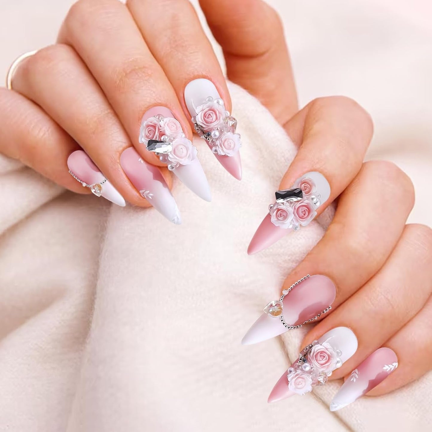 300 Stück Niedliche Blume Nail Charms, 3D Resin Floral Camelie Rose Nägel Charms Mit Perle, Gemischte Größe Bunte Flower Nägel Deko Für Frauen Nail Art Zubehör