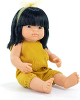 Miniland-Puppe, 38 cm, asiatisches Mädchen. Hergestellt in Spanien. Anatomisch korrekt. Sammlung „Mein Freund und ich“.