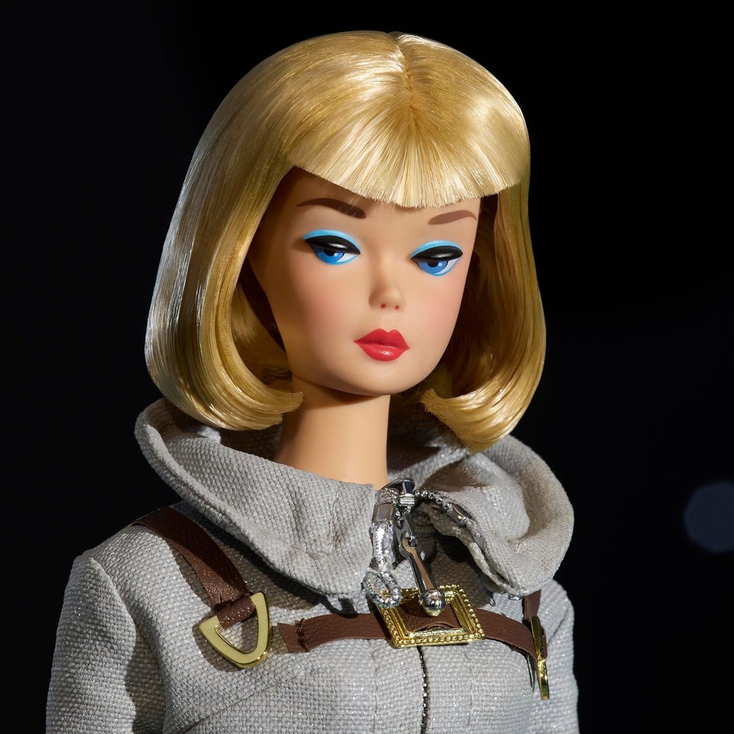 Mattel Barbie Miss Astronaut Sammlerpuppe mit silbernem Anzug, Weltraumstiefeln und Helmzubehör, Vintage-Reproduktion des Originals von 1965, JBJ48 Naty Shop Dolls