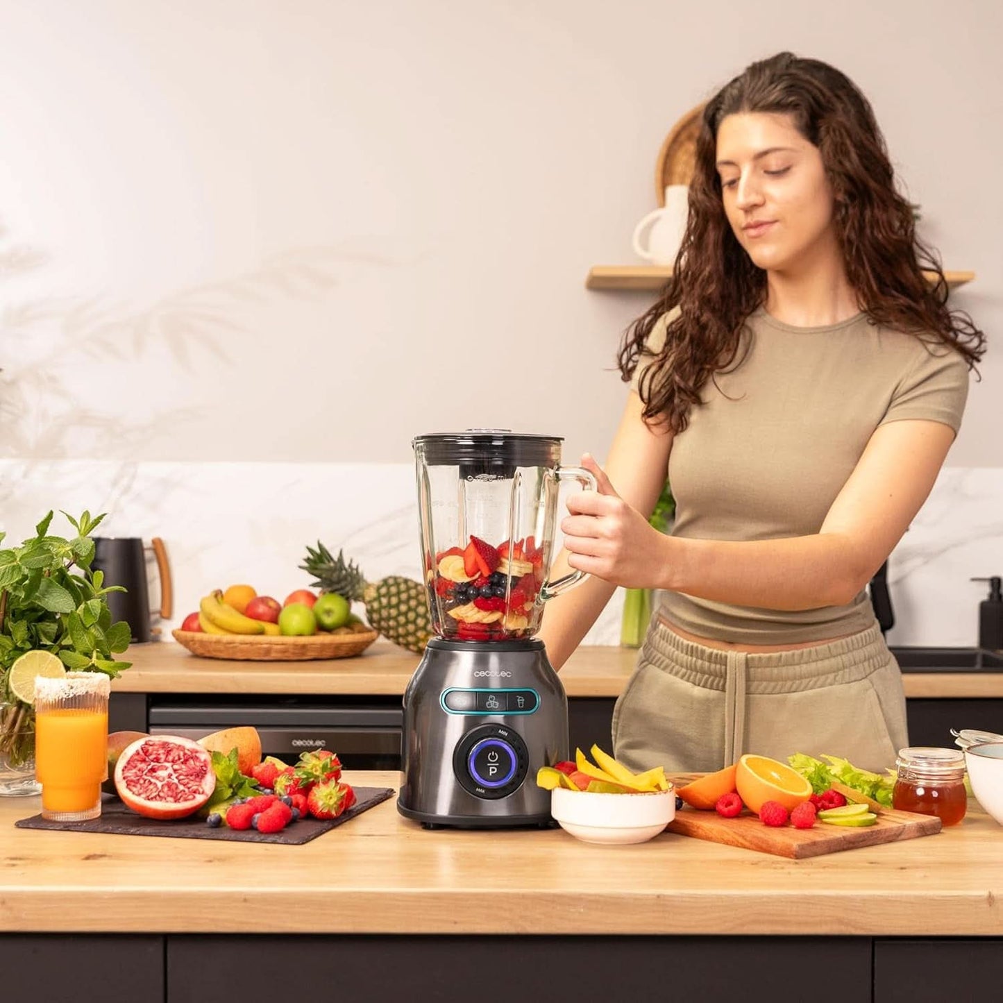 Cecotec Standmixer Power Black Titanium 2200MAX Smooth, 2200 W Maximale Leistung, 6 Klingen Aus Edelstahl, Ice-Crush-Funktion, Turbo- Und Smoothie-Funktion, Autoclean-Funktion Kitchen Naty Shop