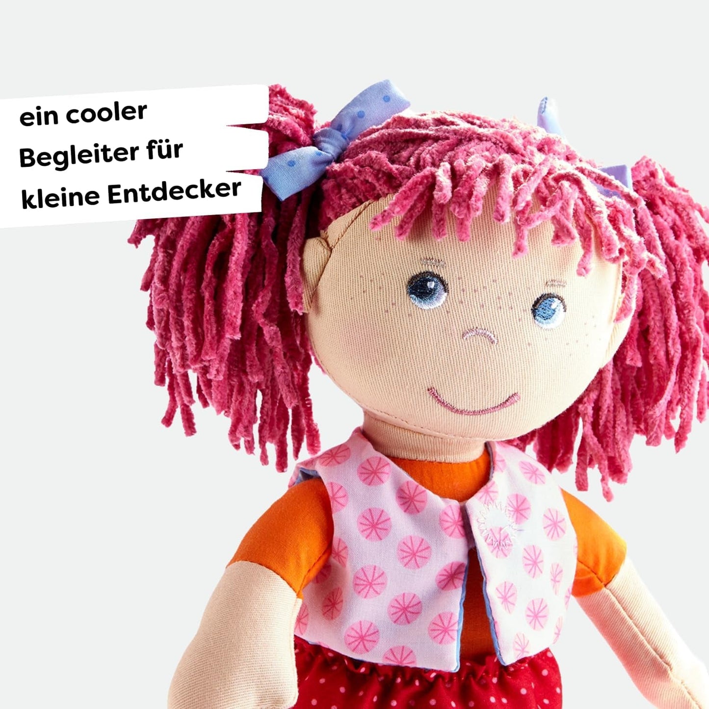 HABA Lily Lou Puppe – Weiche Stoffpuppe ab 18 Monaten – 30 cm mit Kleidung und Haaren – Idealer Spielgefährte für kleine Kinder – 1302842001