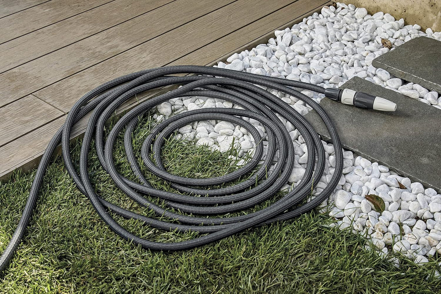 GF SRL, Aquapop Grey Easy 10, 10 Meter selbstverlängernder geflochtener Schlauch, hergestellt in Italien, mit Mini-Gartensprüher und Anschlüssen für die Gartenbewässerung, dunkelgrau