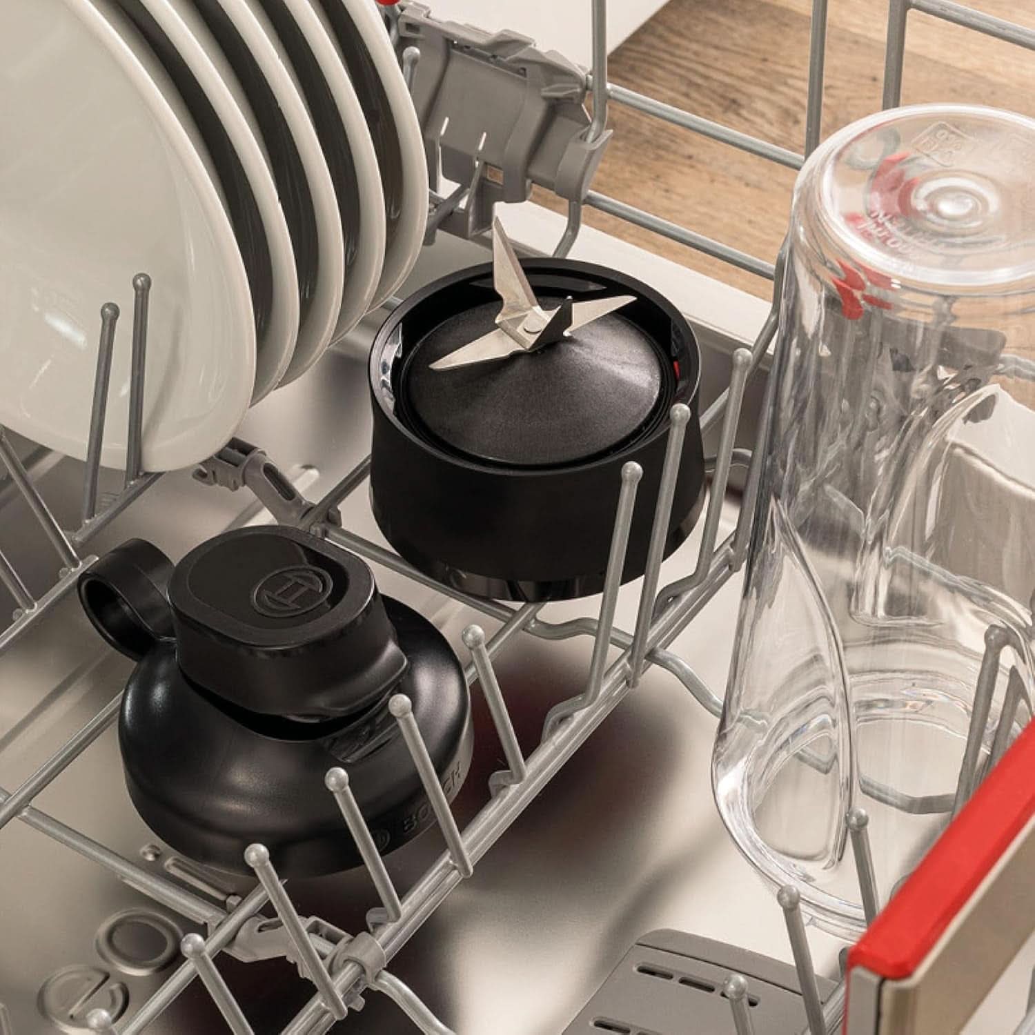 Bosch Mini-Standmixer Vitapower Serie 2 MMB2111S, Highspeed-Mixer, Bis Zu 40.000 U/min, Tritan Togo-Flasche 0,6 L, Trinkdeckel, Bruchsicher, Spülmasch.Geeignete Teile, 450W, Silber/Schwarz Kitchen Naty Shop
