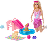 Barbie Puppy Pool Party-Spielset mit Modepuppe, Hundehütte und Rutsche, Herzbecken, 2 Hundefiguren, 6 Zubehörteilen und Farbwechsler, JBF35
