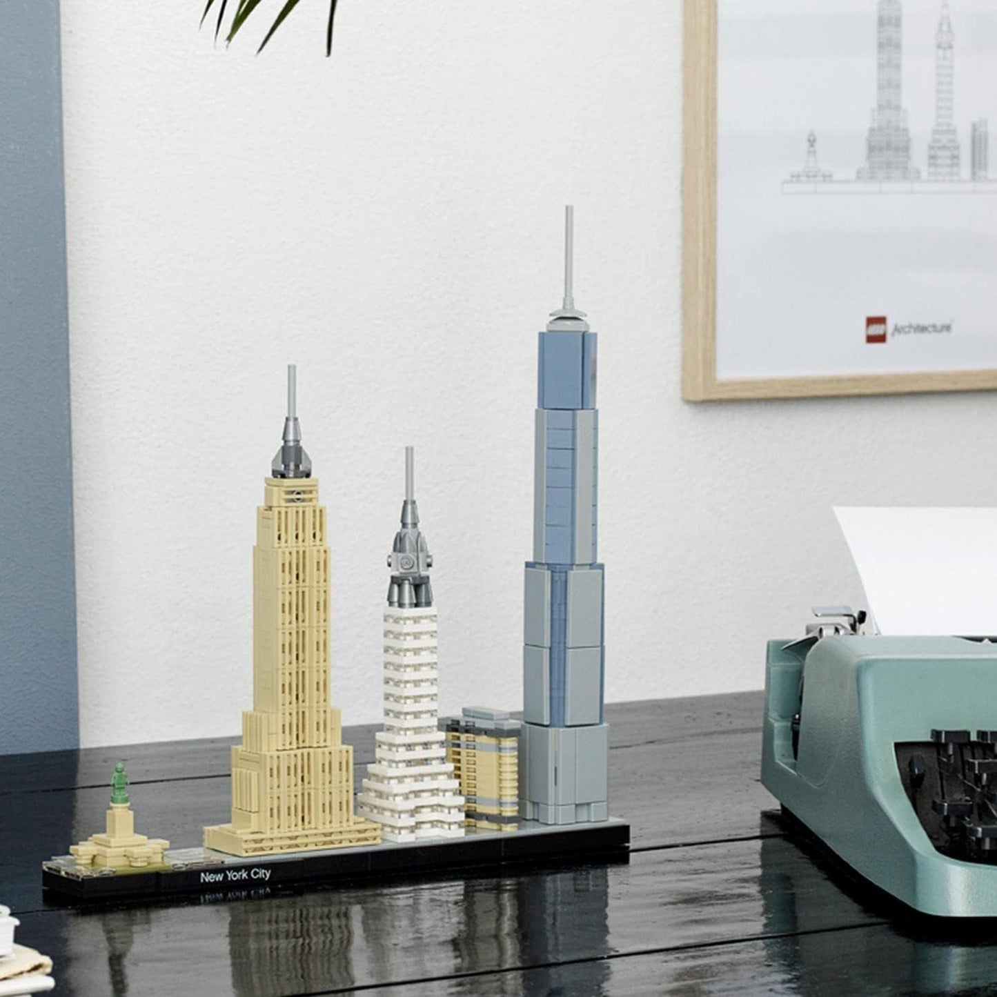 LEGO Architecture New York City-Set, Skyline-Modellbausatz mit World Trade Center und Freiheitsstatue, Kunsthandwerk für Erwachsene, Heim- und Bürodekoration, Geschenke für Frauen und Männer 21028 Bausets Besuchen Sie den LEGO-Store