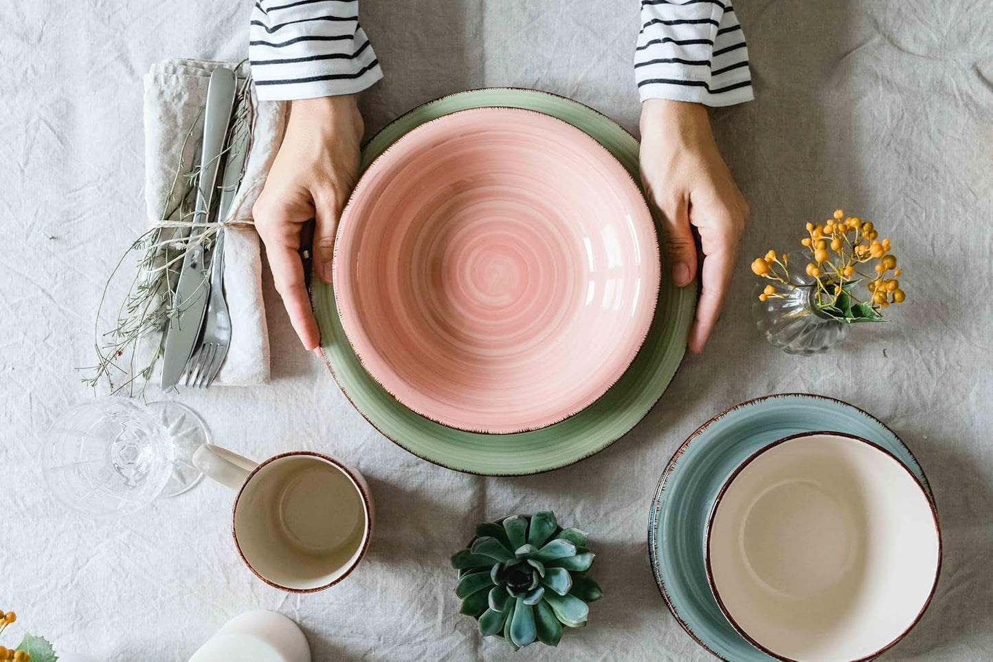 MÄSER 931612 Bel Tempo II Vintage-Geschirrset für 6 Personen, 30-teilig, kombiniertes Service aus blauer, handbemalter Keramik, Steingut, Rauchblau