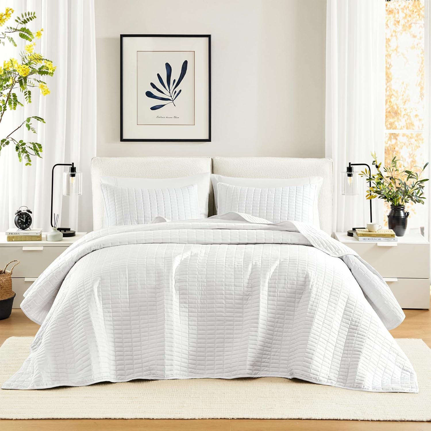 Comfort Spaces Kienna Steppdecken-Set, luxuriöse Doppelnaht, Sommerdecke, leicht, weich, ganzjährige Bettwäsche, passender Kissenbezug, weiß, Decke für King-Size-Betten (264,2 x 228,6 cm), Naty Shop Quilts & Quilts, weißes, übergroßes King-Size-Bett (120 x 118 Zoll)