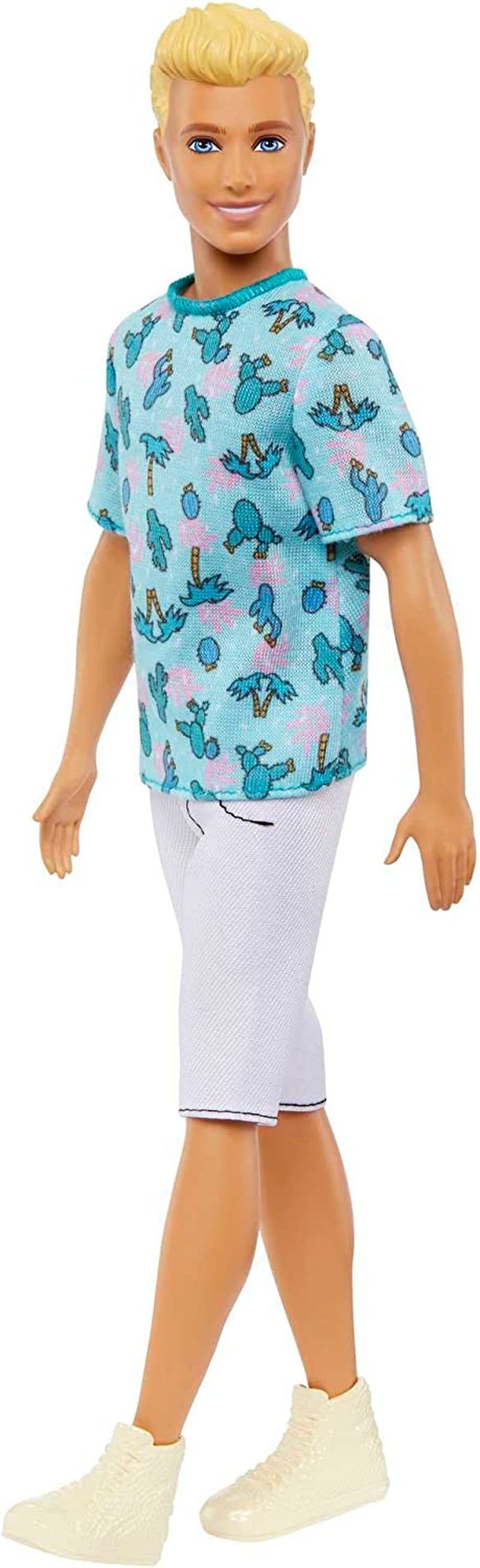 Barbie Ken Fashionistas-Puppe – T-Shirt mit Kaktus- und Palmenmuster, weiße Shorts und Turnschuhe, perfekt für Abenteuer mit Freunden und Spaziergänge in der Stadt, für Kinder ab 3 Jahren, HJT10 Naty Shop Dolls