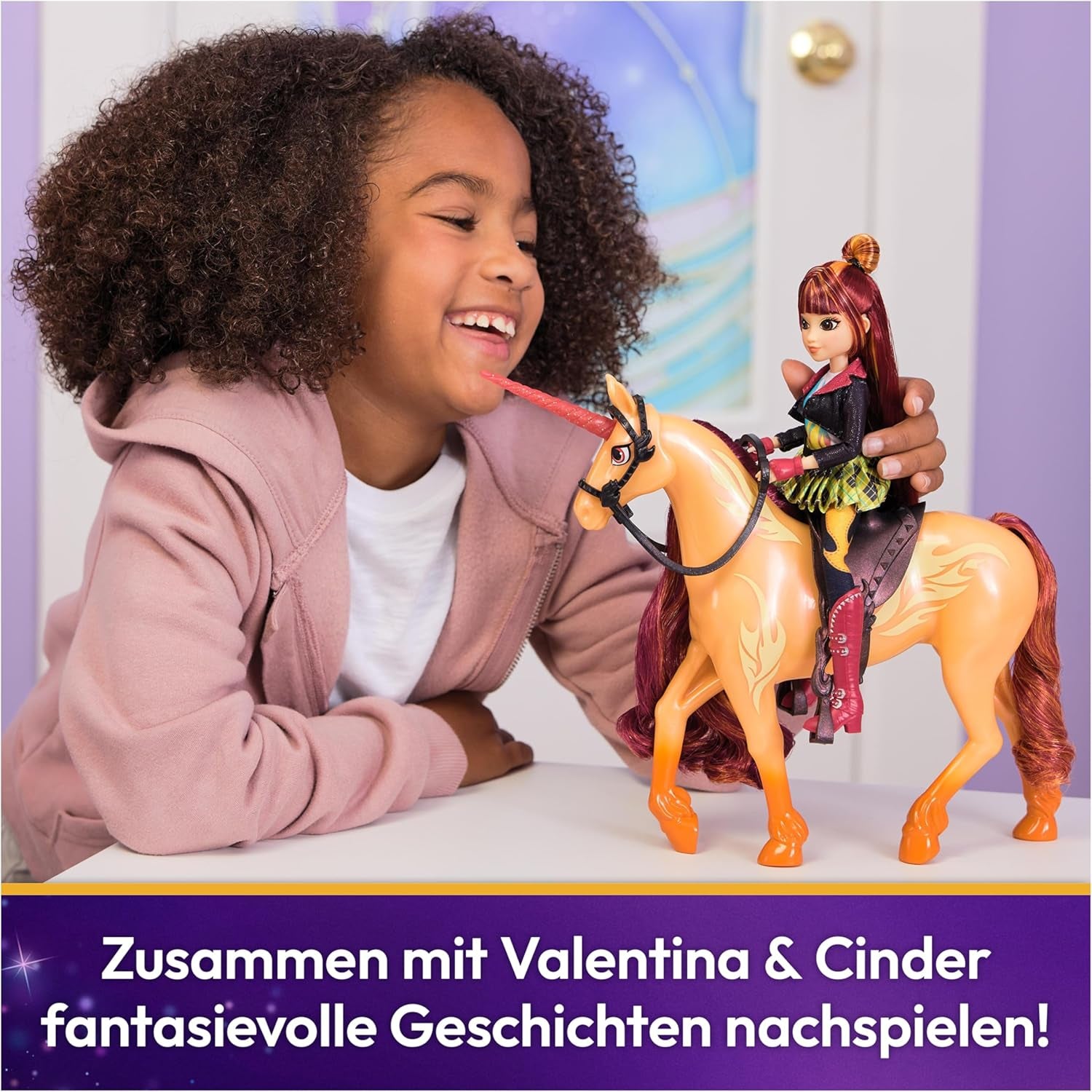 Einhorn-Akademie-Valentina-Puppe – die Originalpuppe aus der beliebten Netflix-Serie, ist 24 cm groß und verfügt über 5 Zubehörteile für fantasievolles Rollenspiel, für Kinder ab 4 Jahren