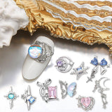 16 Stile Luxus Mond Stern Nagel Charms 3D Nail Charms Y2K Legierung Strasssteine ​​​​Bogen Schmetterling Nagel Schmuck Metall Nail Art Charms Nägel Glitzersteine ​​​​Nailart Rhinestones Nageldesign Zubehör