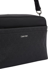 Calvin Klein Damen Umhängetasche Must Camera Bag Mono Wide Shoulder Strap, Schwarz (Ck Black), Lebensgroße Damentaschen Naty Shop