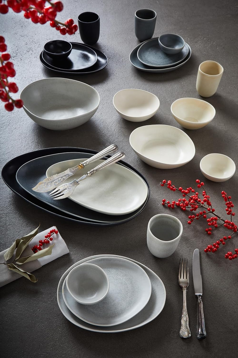 CreaTable, 22139, Serie PIETRA, 4-teiliges Tafelservice für 4 Personen, Tellerset aus Porzellan, spülmaschinen- und mikrowellengeeignet, hergestellt in Europa