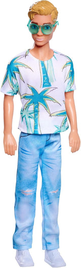 Simba Steffi Love Kevin Puppe trägt ein Oberteil mit Palmenmuster und coole Jeans, inklusive Sonnenbrille, 30 cm, ab 3 Jahren