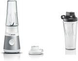 Bosch Mini-Standmixer Vitapower Serie 2 MMB2111S, Highspeed-Mixer, Bis Zu 40.000 U/min, Tritan Togo-Flasche 0,6 L, Trinkdeckel, Bruchsicher, Spülmasch.Geeignete Teile, 450W, Silber/Schwarz Kitchen Naty Shop Bundle Mit Togo-Flasche Silber / Weiß