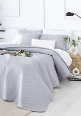 Todocama Fine Boutique Tagesdecke mit Piqué-Muster, für Frühling, Sommer, Herbst und Winter, 100 % superweiche Mikrofaser, Multifunktionsdecke, 140/150/160–250 x 260 cm, hellgrau. Betten und Decken Beuche den Todocama-Store