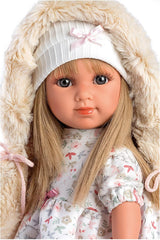 Llorens 1053541 Elena, blondes Haar, blaue Augen, modische Puppe mit weichem Körper, inklusive modischem Outfit und Kapuzenmantel, 35 cm