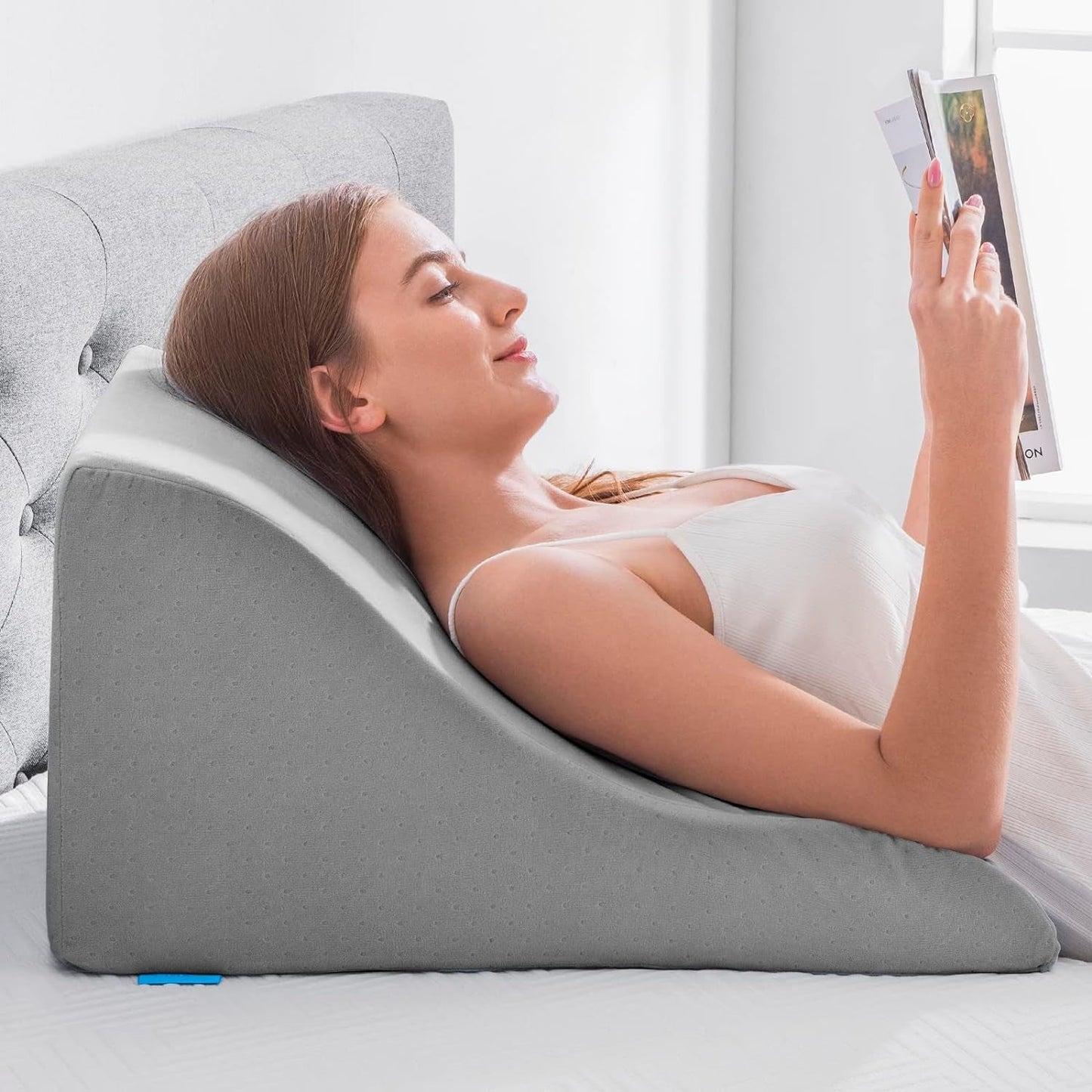 Lesekissen für Bett und Sofa – Memory-Schaum-Federkissen – ergonomisches Rückenlehnenkissen – perfekt zur Unterstützung Ihres Rückens beim Entspannen, Spielen, Lesen oder Fernsehen – breit