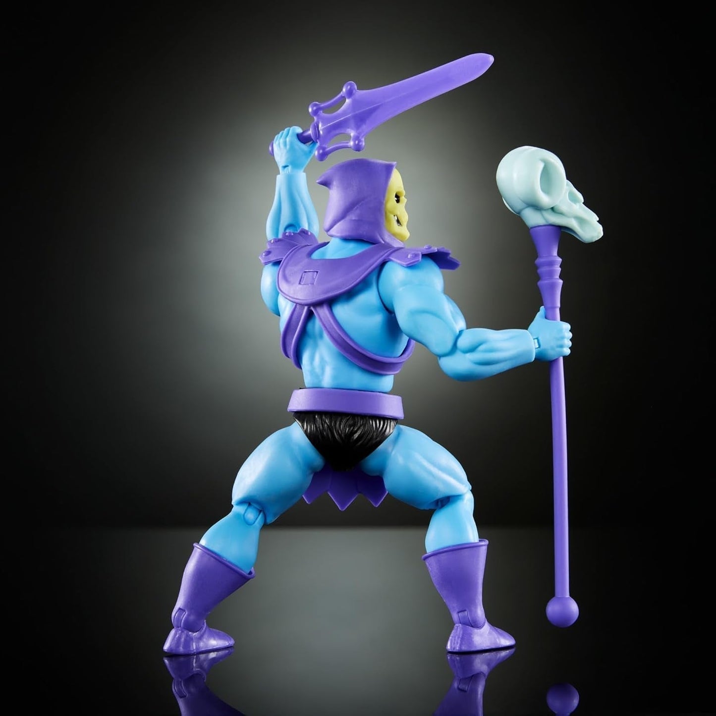 Masters of the Universe Origins Spielzeug, Skeletor-Figur aus der Cartoon-Sammlung, Bösewicht stehend ca. 14 cm mit Rüstung, Stab, Schwert und 2 Masken, HYD24 Actionfiguren Naty Shop