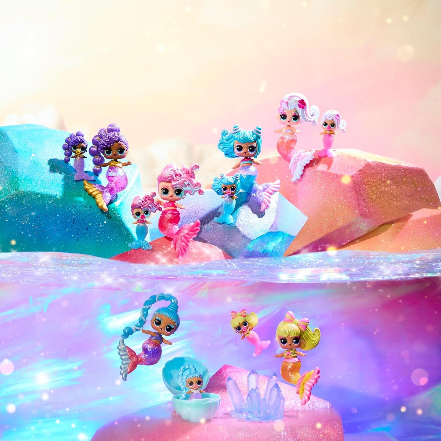 LOL Überraschung! Mermaids Makeover Magic Tots – echter Lipgloss für Sie und Ihre Puppe zum Selbermachen, Mischen und Kreieren von Make-up, lustiges Wasserspiel, 6 Puppen zum Sammeln – ab 4 Jahren
