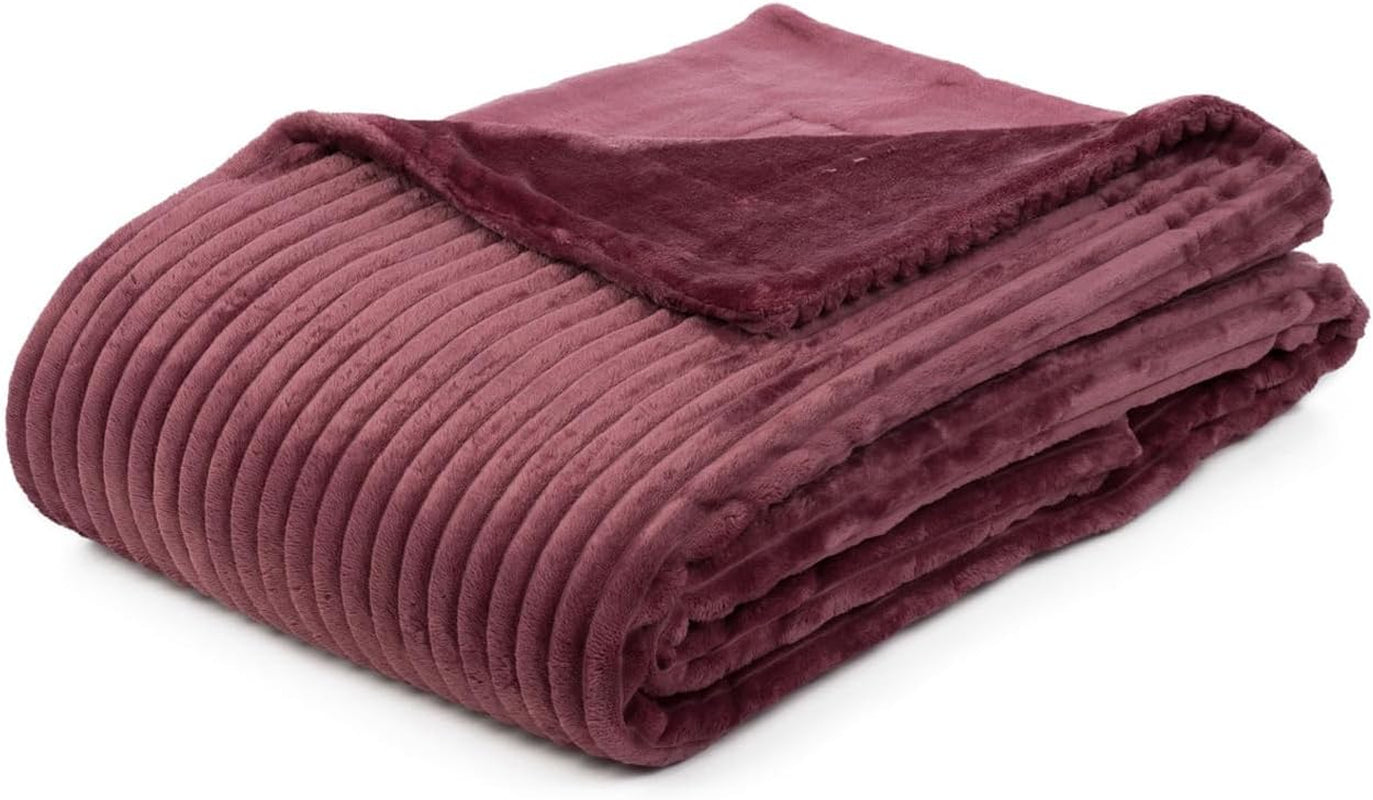 Gözze – Bequeme und weiche Decke in Cordoptik, 1620 g/Stück, 150 x 200 cm – Zimtbetten und Decken Besuche den Gözze-Store Beeren