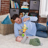 LAMAZE Bea die Banane, Clip-on-Kinderwagen und Kinderwagen-Neugeborenenspielzeug, sensorisches Babyspielzeug mit Farben und Geräuschen, Entwicklungsspielzeug für Jungen und Mädchen von 0–24 Monaten, gelbes Babyspielzeug Naty Shop