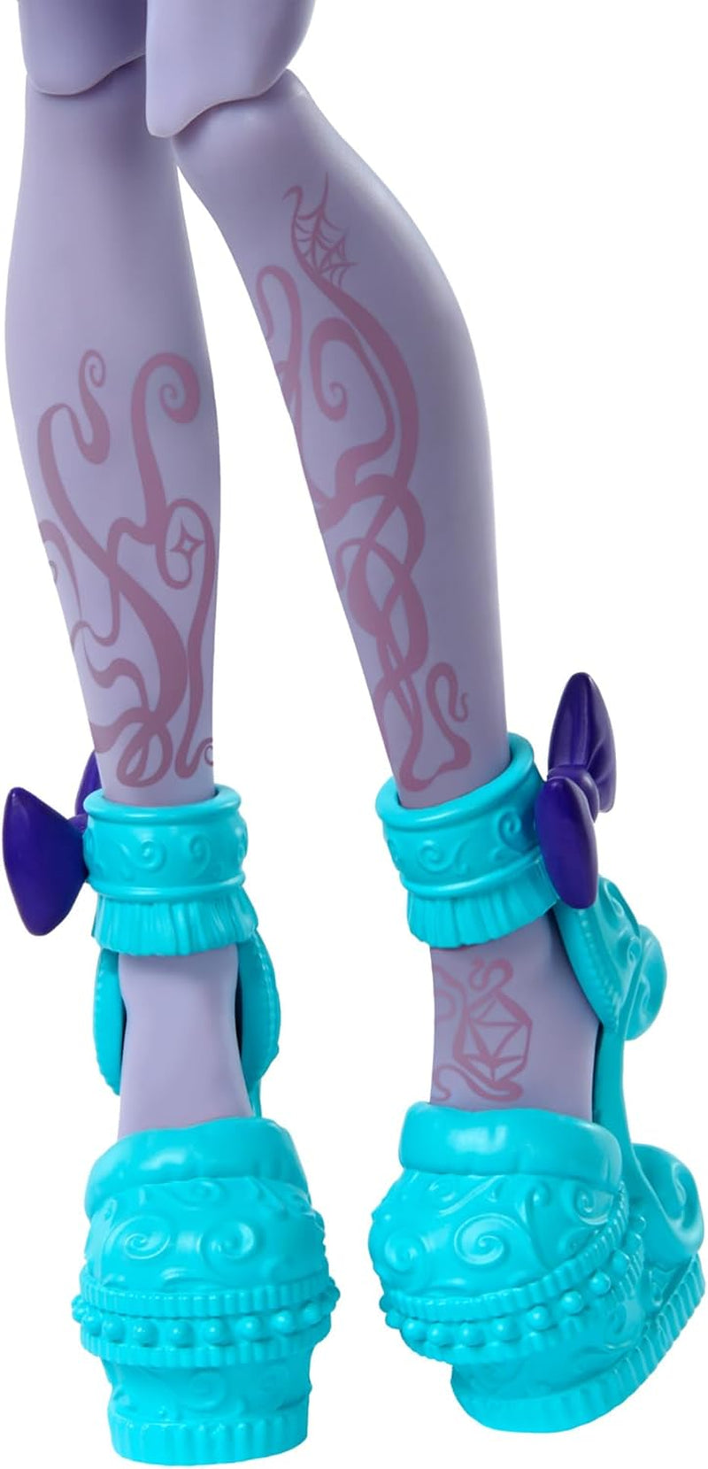 Monster High Fearbook Twyla Puppen- und Filmclub-Zubehörset, College-Jacke, Abschlussalbum, Brettspiel und Kekse, HXW31