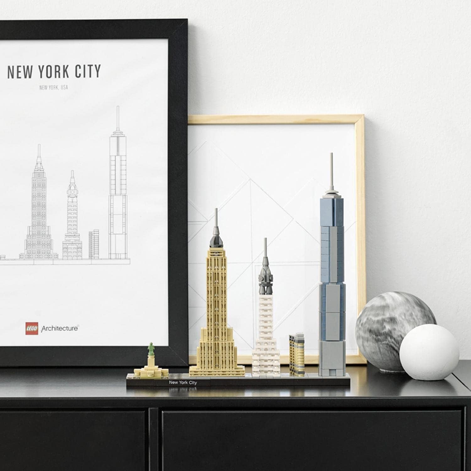 LEGO Architecture New York City-Set, Skyline-Modellbausatz mit World Trade Center und Freiheitsstatue, Kunsthandwerk für Erwachsene, Heim- und Bürodekoration, Geschenke für Frauen und Männer 21028 Bausets Besuchen Sie den LEGO-Store