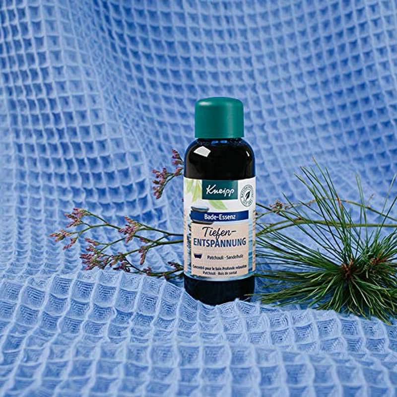 Kneipp, Badeöl mit natürlichem ätherischem Patschuliöl und Sandelholzextrakt für tiefe Entspannung und Beruhigung, 100 ml Naty Shop