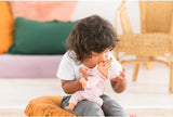 Corolle 9000100270 – Mon Premier Poupon Calin Manon Französische Puppe mit Talisman und Vanilleduft
