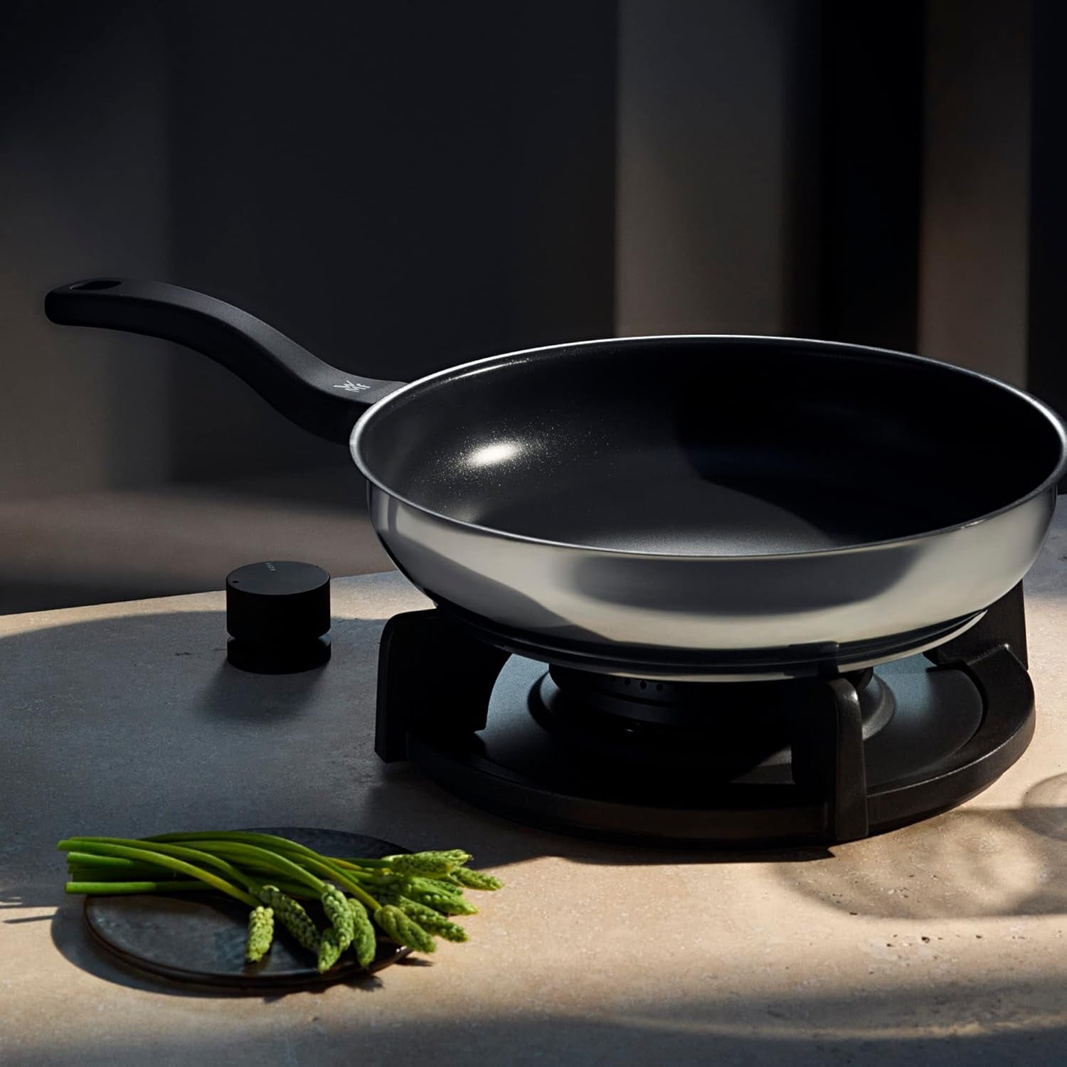 WMF Teufelspfanne 28 cm, Induktionspfanne, Cromargan Edelstahl, Kunststoffgriff Töpfe und Pfannen Naty Shop