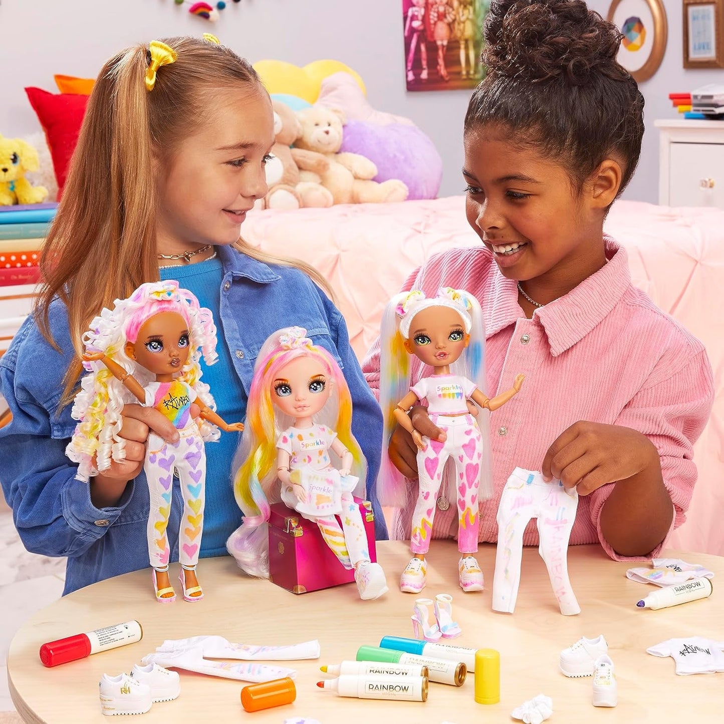 Rainbow High Color & Create DIY Modepuppe – Grüne Augen, Zopfe, extra Top & Schuhe, abwaschbare Regenbogenstifte – Ausmalen, Gestalten, Spielen, Auswaschen – für Kinder von 4-12 Jahren und Sammler