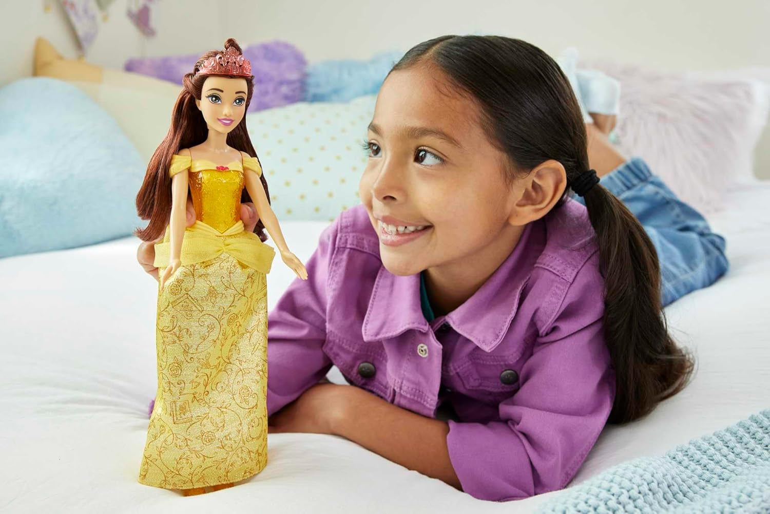 Mattel Disney Princess Spielzeug, bewegliche Belle-Modepuppe mit funkelnder Kleidung und Accessoires, Disney-Film-inspiriertes Geschenk für Kinder HLW11 Naty Shop Dolls