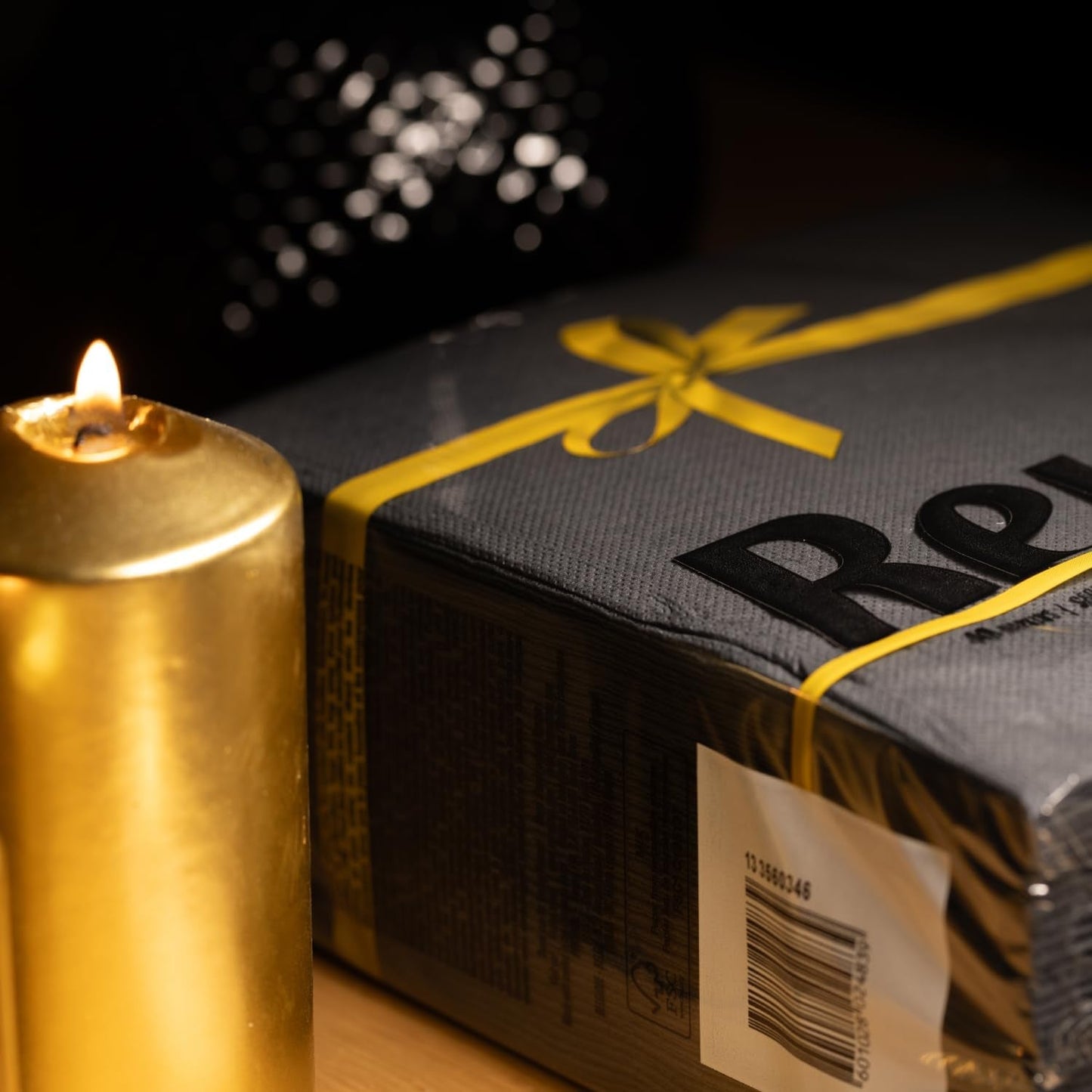Renova schwarze Papierservietten, 40 Servietten, groß, 2-lagig.