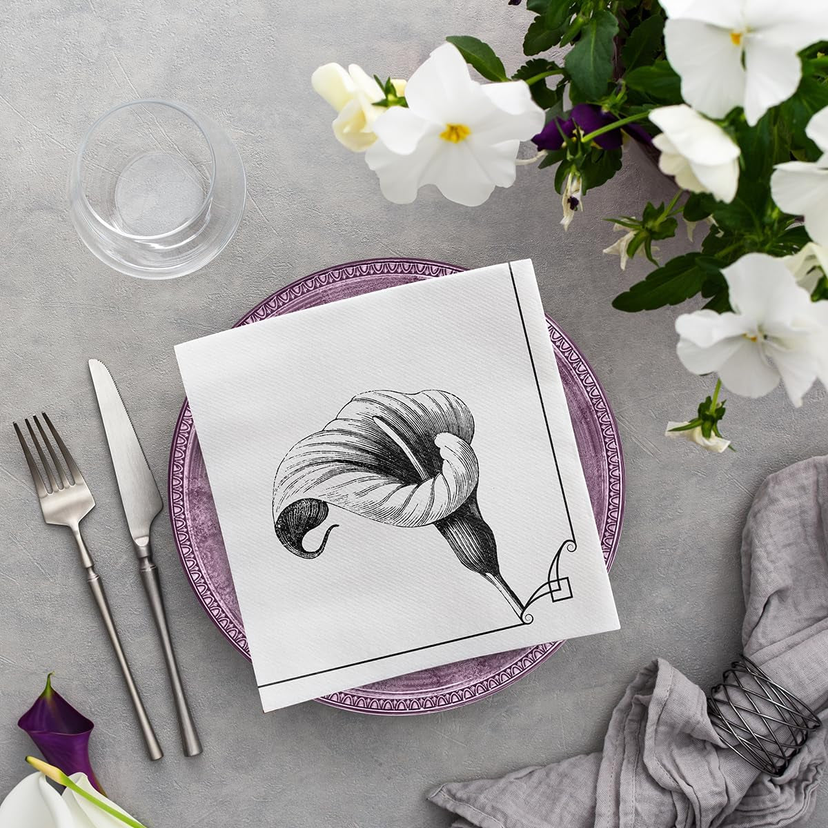 PAW – Airlaid-Servietten – stoffähnlich (40 x 40 cm) I 50 Stück I für Trauerfeier, Beerdigungsparty, Beerdigung, Abschied I hochwertige Tischdeko-Stoffservietten – Erinnerungsblume I Erinnerungsblume