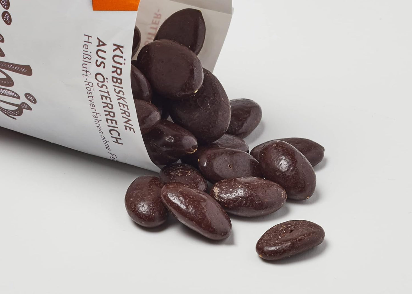 Landgarten Bio-Kürbiskerne in dunkler Schokolade – Veganer gerösteter Kürbiskern-Schokoladensnack – Magnesiumquelle – 1 x 50 g