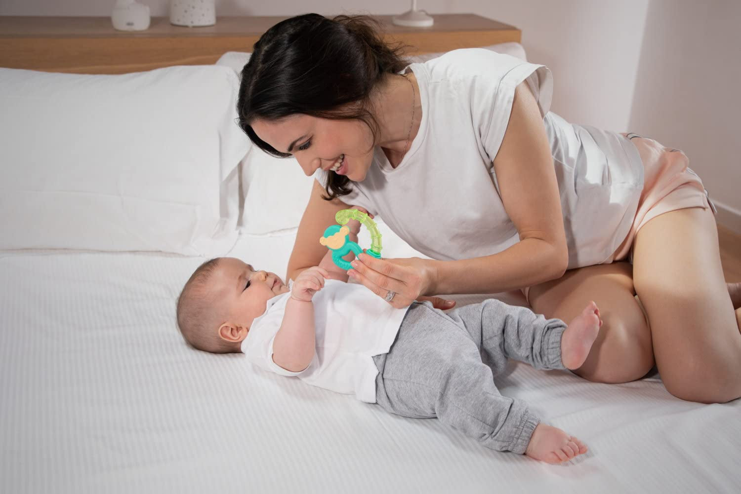 Chicco Fresh&Relax Affen- oder Faultier-Beißring, 4M+, gefüllt mit sterilem Wasser