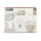Suavinex-Geschenkset für Neugeborene. 4-teiliges Set bestehend aus: Physiologischer SX Pro-Schnuller für Babys von 0 bis 6 Monaten + Schnullerhalter + Duo-Schnullerhülle + Beißring aus Silikon. Wunderland, beige