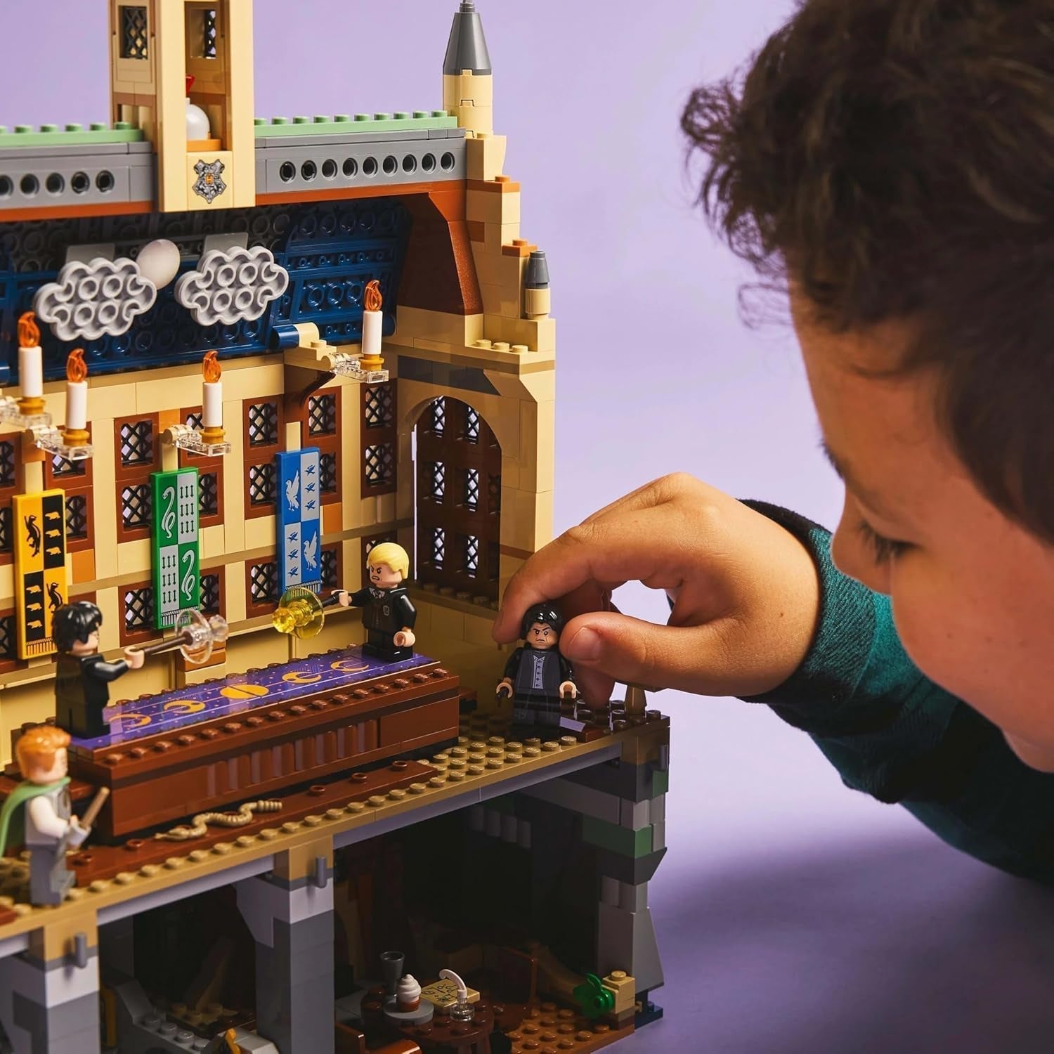 LEGO Harry Potter Hogwarts Castle: Dueling Club Bauset mit 4 Minifiguren inkl. Draco Malfoy, Gilderoy Lockhart & Severus Snape, Set Mit Funktion Für Jungen und Mädchen ab 8 Jahren 76441 Bausets Besuche den LEGO-Store